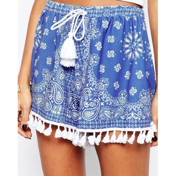 🆕 ASOS Scarf Print Shorts with Tassels Hem - Picture 4 of 4